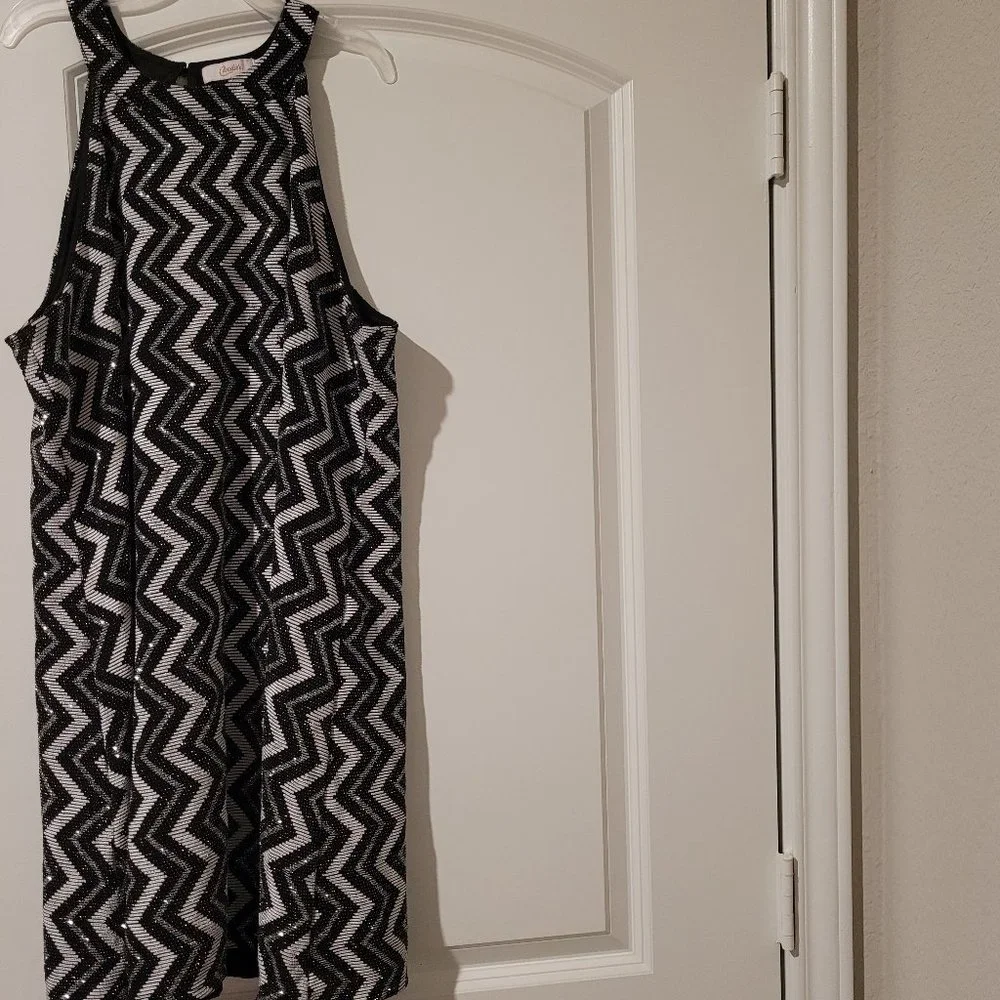 Dress - Picture 1 of 6